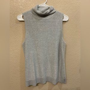 Lightweight turtleneck sleeveless sweater